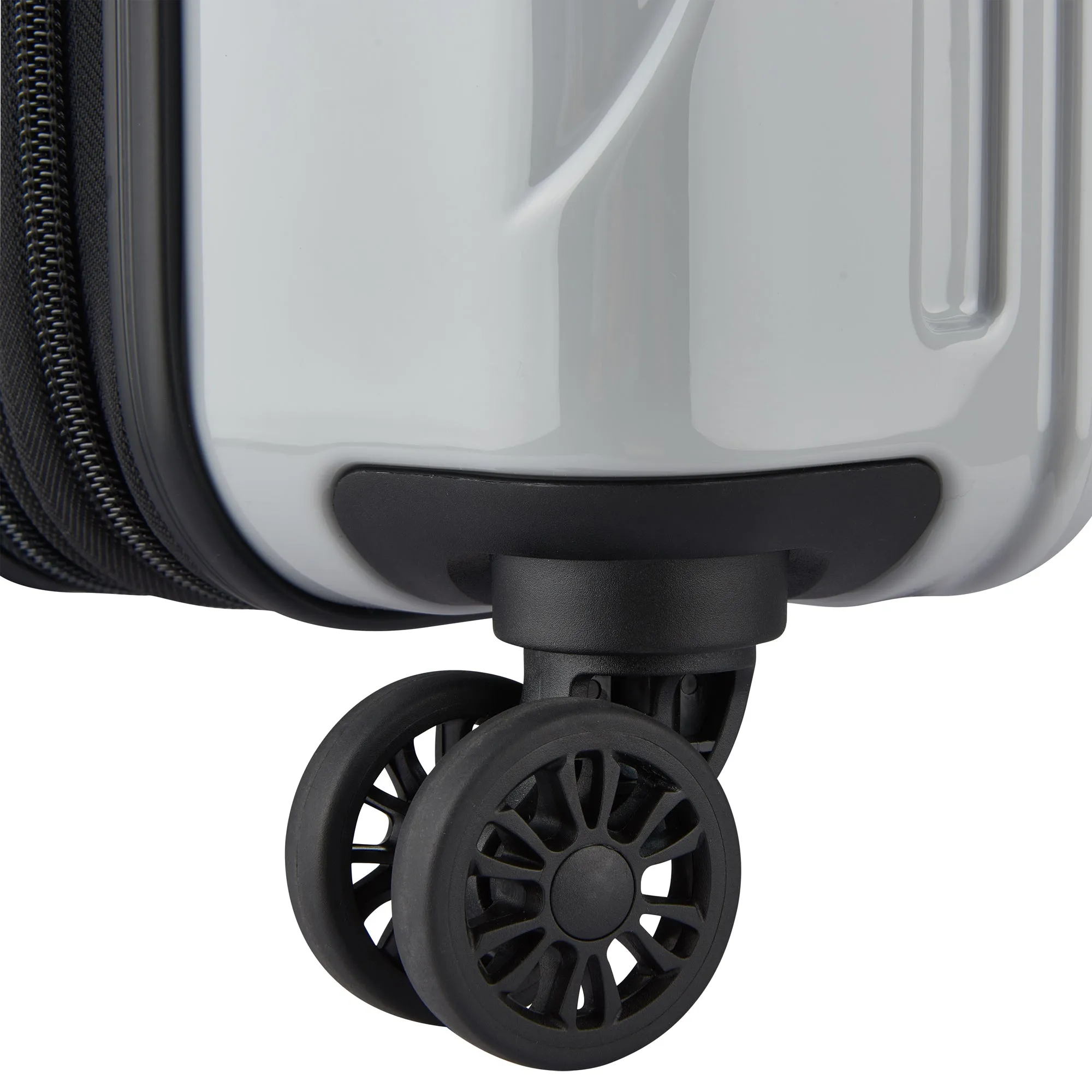 HELIUM AERO - Carry-On Plus Expandable Spinner