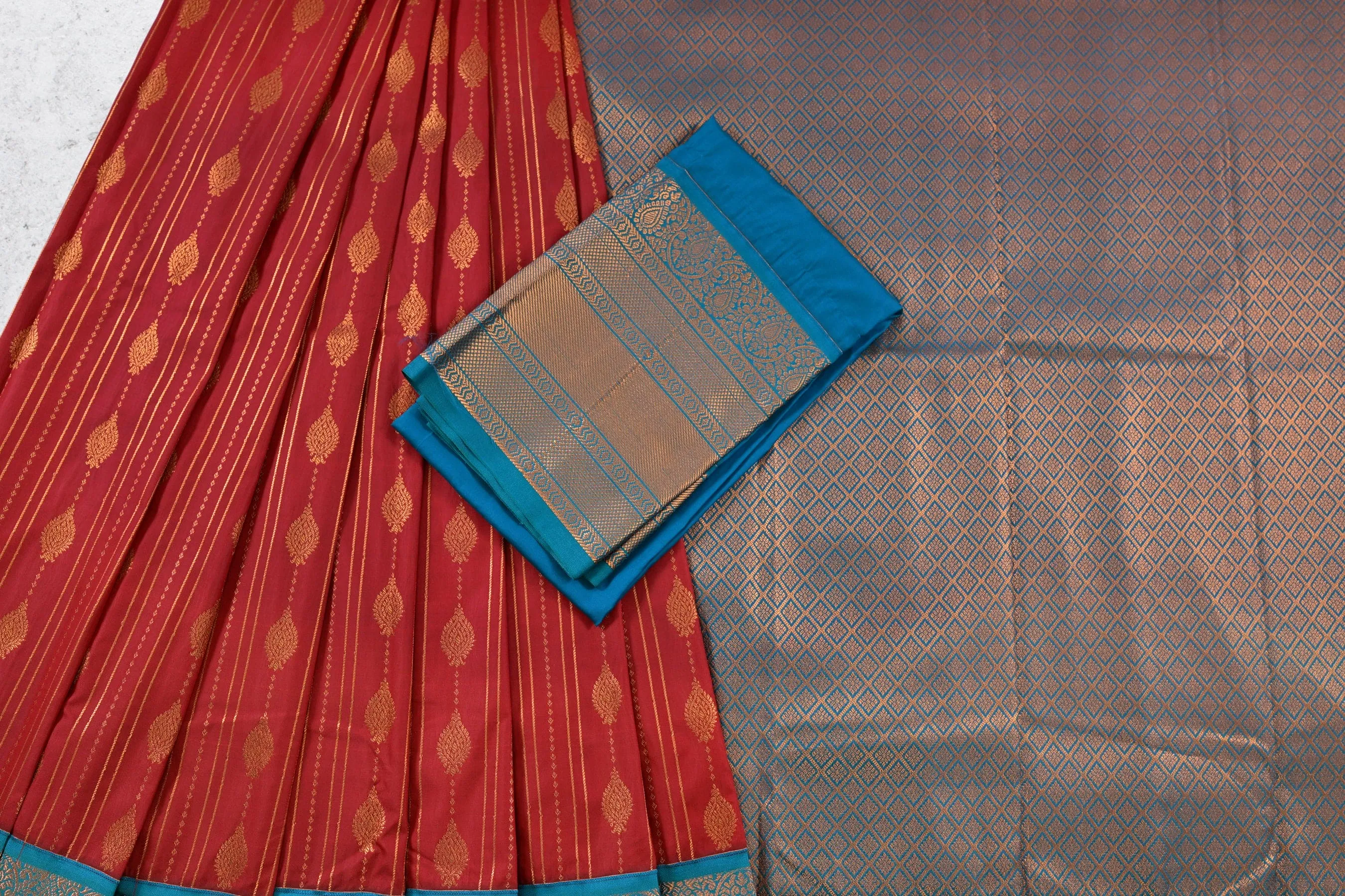 Luxurious Kanchipuram Silk Saree with Golden Zari Motifs