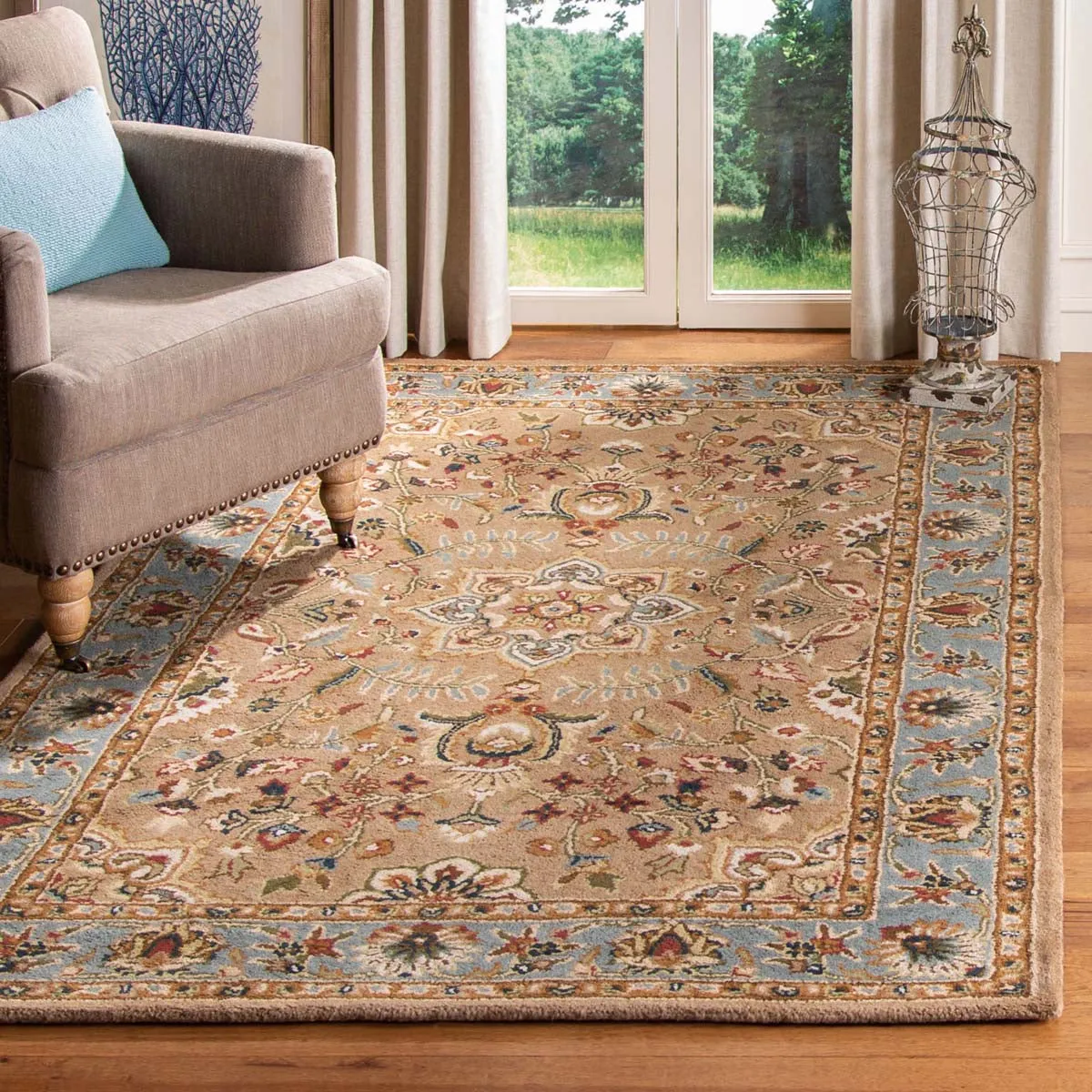 Safavieh Classic 387 Rug, CL387