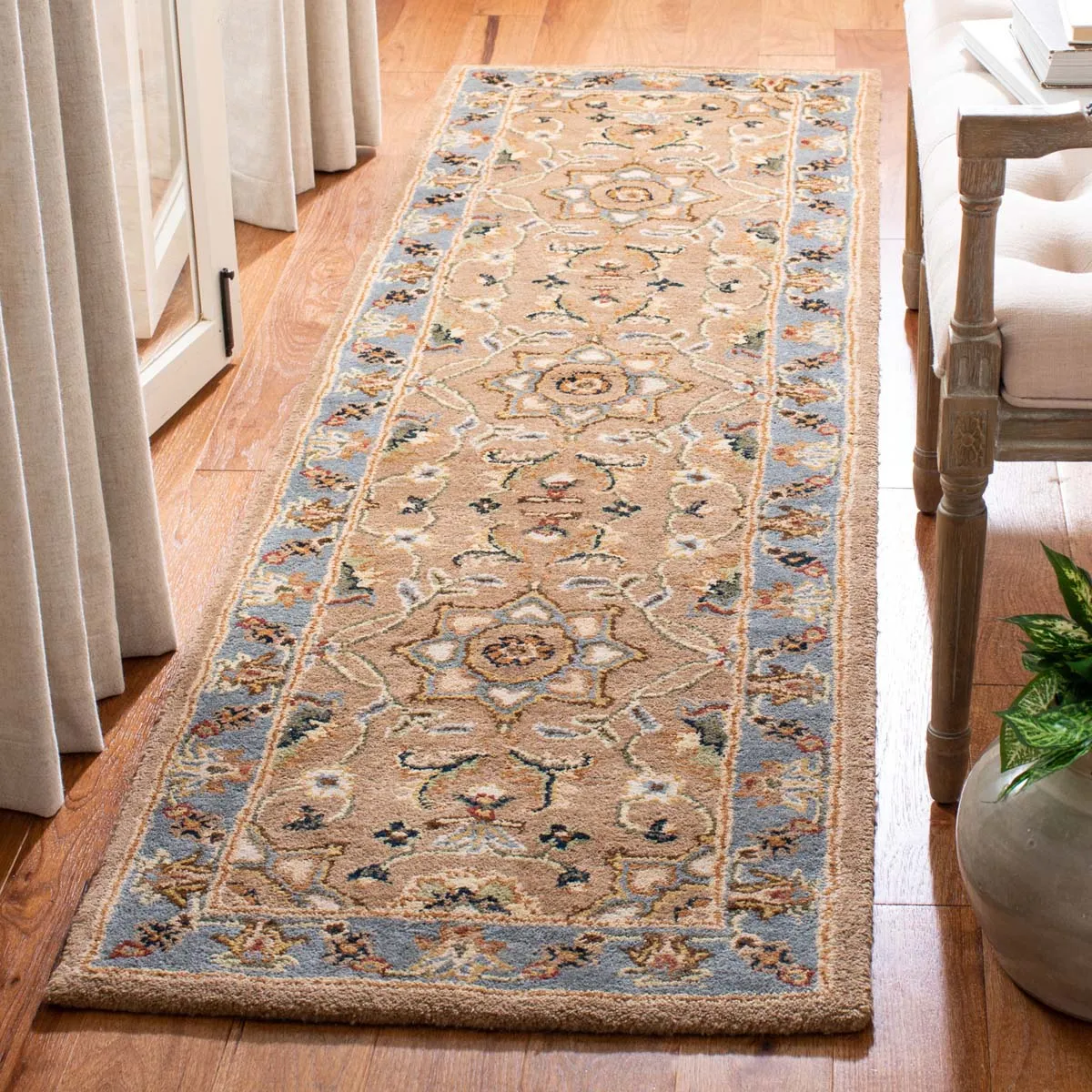 Safavieh Classic 387 Rug, CL387